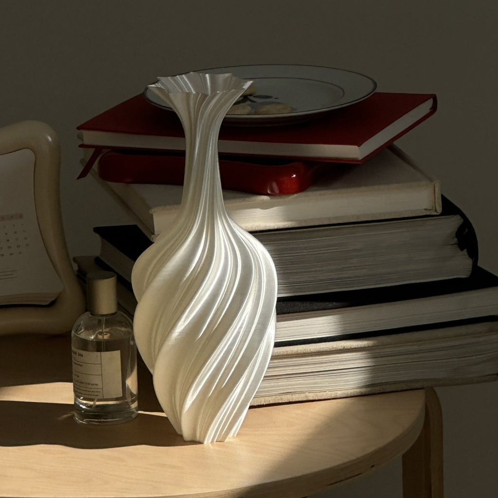 Artistic Abstract Twisted Vase - Retro Flower Design