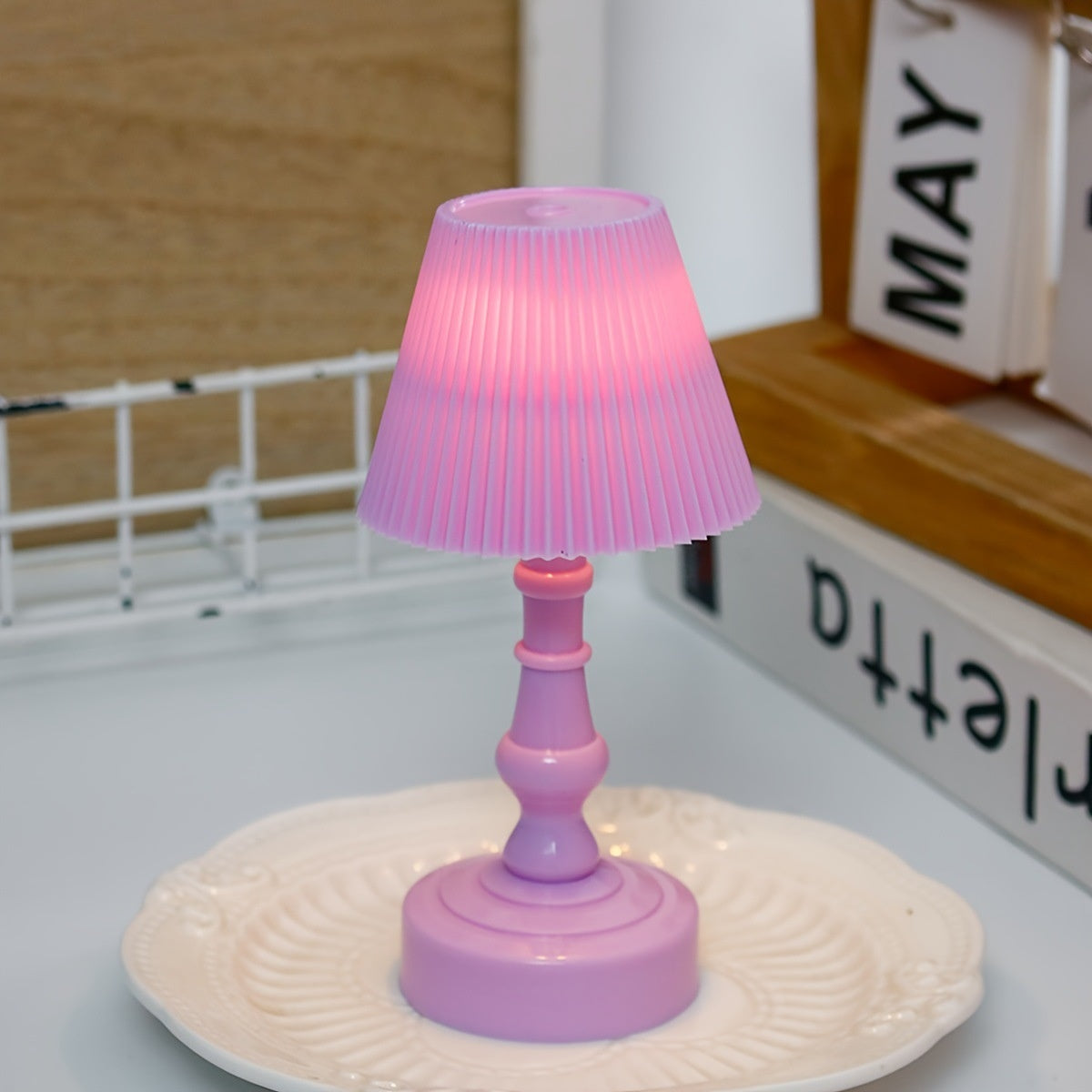 Simple Cute Table Lamp - Decorative Light
