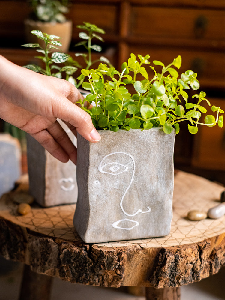 Portrait Art Terracotta Vase - Retro Breathable Shaped