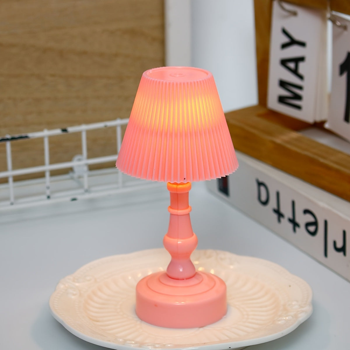 Simple Cute Table Lamp - Decorative Light
