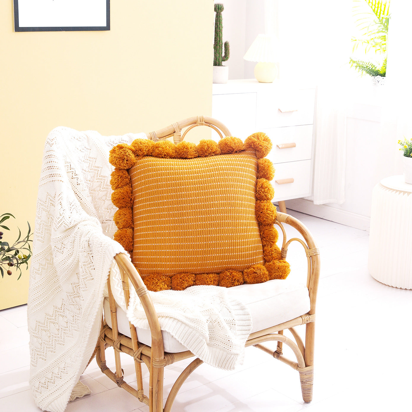 Knitted Throw Pillow