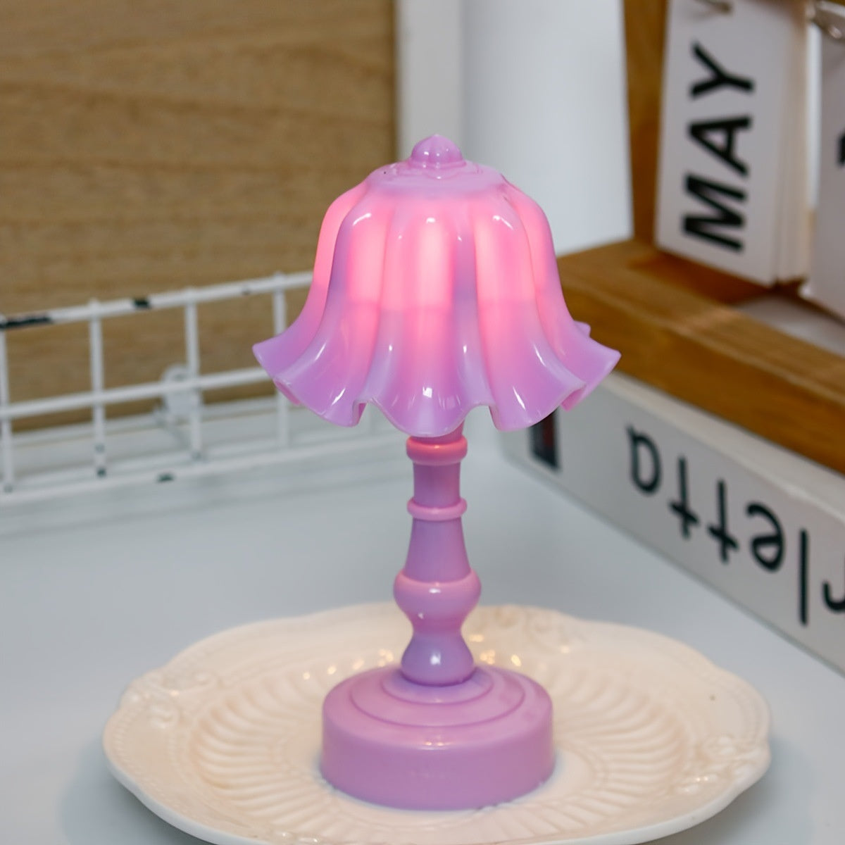 Simple Cute Table Lamp - Decorative Light